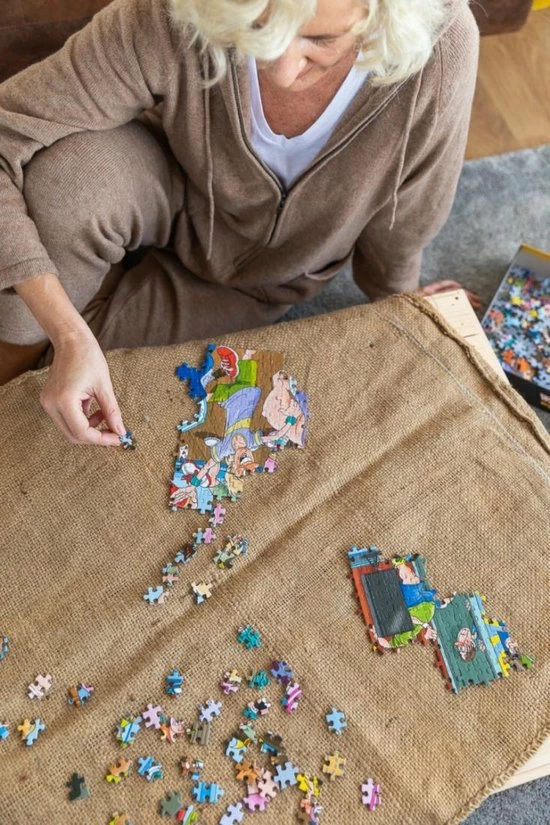 Wasgij Retro Destiny 5 Tijdreizen! Puzzel - 1000 Stukjes 8 Wasgij Retro Destiny 5 Tijdreizen! Puzzel - 1000 Stukjes - Afbeelding 6